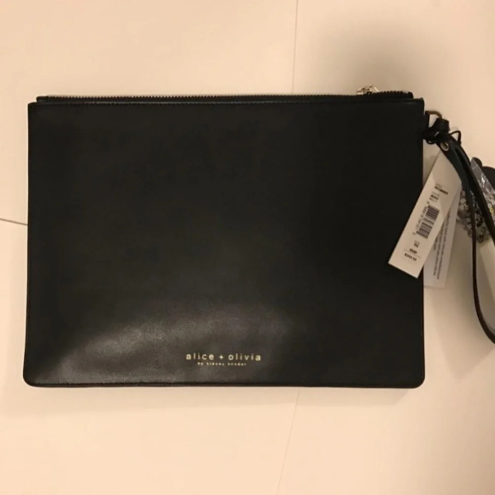 Alice + Olivia | Stace Face Large Wristlet - Picture 5 of 7